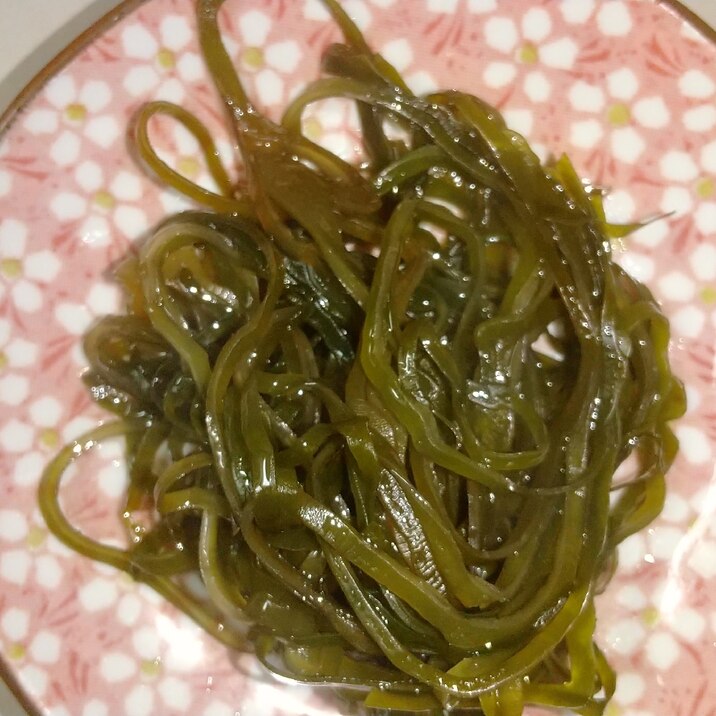 切り(刻み)昆布の青じそドレッシング炒め